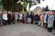 24.09.2021 r. Uroczyste odsłonięcie kamienia z tablicą pamiątkową dedykowaną Ludziom Oświaty w Mieście i Gminie Dębno