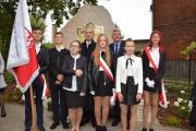 24.09.2021 r. Uroczyste odsłonięcie kamienia z tablicą pamiątkową dedykowaną Ludziom Oświaty w Mieście i Gminie Dębno
